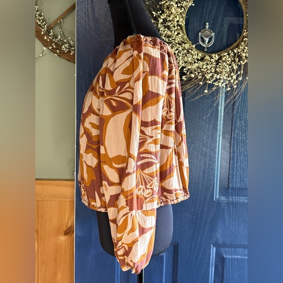 Gilli Brown and Cream Floral Blouse Size Small - Picture 3 of 10